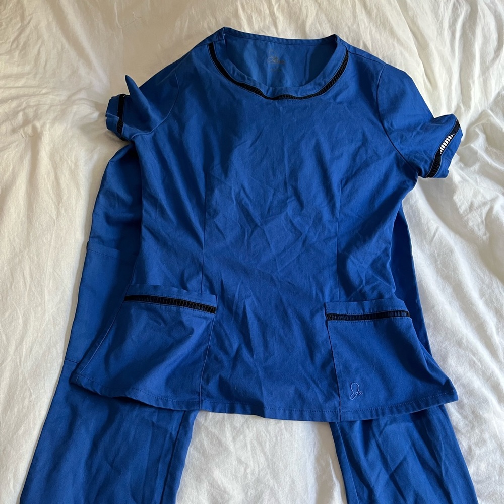 Januu scrubs
